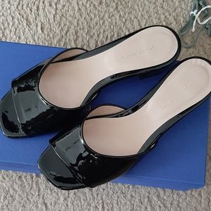 7.5 New black patent leather Stuart weitzman mules